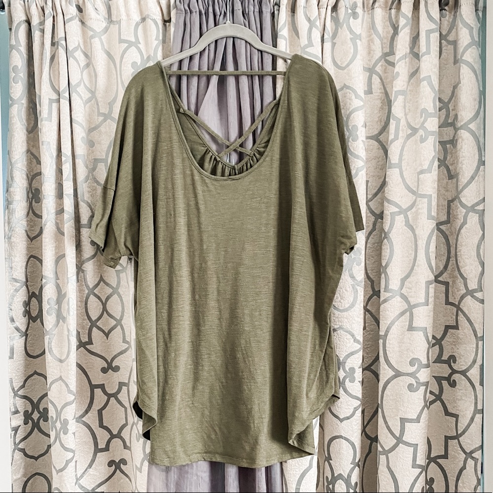 Short sleeve cross back t-shirt